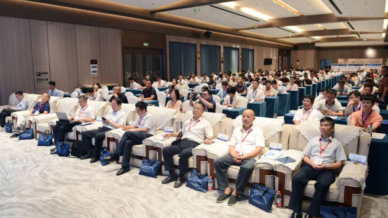 2024第一届"leyu·乐鱼运动杯"材料装备行业数字化发展论坛在湖南湘潭(leyu·乐鱼运动)胜利召开